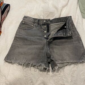 Lucky Brand the Traveler Jean short sz 4/27, gray